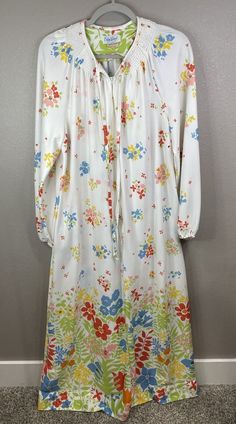 White Dress For Pajama Party In Spring, White Dress For Spring Pajama Party, White Spring Dress For Pajama Party, White Floral Print Dress For Pajama Party, Vintage Dresses For Pajama Party, Vintage White Nightgown For Sleepover, Vintage White Nightgown For Sleepovers, 1970s Style White Maxi Dress, Vintage White Sleepwear For Sleepover