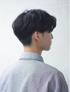 Hair Tips For Men, Mens Haircuts Straight Hair, Two Block Haircut, Asian Man Haircut, Korean Men Hairstyle, Mens Haircuts Short Hair, Asian Haircut, Korean Short Hair, Hair Style Korea