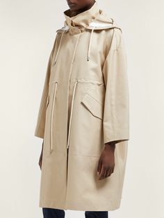 Sport Street Style, September Fashion, Sports Wear Women, Parka Women, Military Coat, Weekend Max Mara, Long Trench Coat, Trench Coats Women, Inspiration Mode