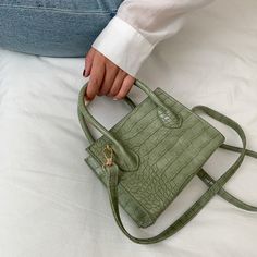 Jacquemus Bag, Leather Crossbody Bags, Simple Tote, Crossbody Bags For Women, Leather Shoulder Handbags, Crocodile Pattern, Mini Shoulder Bag, Mini Crossbody Bag, Shoulder Messenger Bag