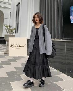 Library Outfits, Long Skirt Outfits, Hijabi Outfits Casual, Muslimah Fashion Outfits, Hijabi Fashion, Modest Fashion Outfits, Soft Grunge, 가을 패션, Mode Inspiration