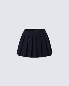 Serve looks with this staple piece mini skirt 🖤 Made from stretch suiting fabric, and complete with a pleated design for a timeless and versatile look that will turn any day into a good outfit day 😌 Black Pleated Mini Skirt Outfit, Pleated Mini Skirt Outfit, Black Off Shoulder Top, Black Pleated Mini Skirt, Strapless Ruffle Dress, Short Black Skirt, Distressed Sweater, Suiting Fabric, Black Pleated Skirt