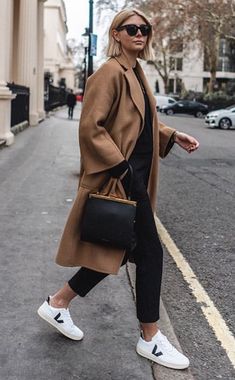 Emma Hill, Look Boho Chic, Mum Fashion, Outfit Chic, Looks Street Style, Camel Coat, 가을 패션, Autumn Outfit, Mode Inspiration