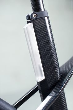 the handlebars on this bike are made from carbon fiber