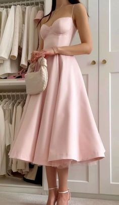 Pastel Pink Prom Dress, Midi Gown, Ball Gowns Evening, Looks Black, Grad Dresses, Glam Dresses, Fancy Dresses, Girly Girl, Ball Gown