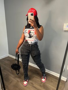 Streetwear 2Pac Crop Top Tee, Birthday Outfits Street Style, Outfit Ideas For Boxing Event, Jordan Fits Fashion Styles, Graphic Tee Black Women Outfit, Simple Spring Outfits Black Women, Concert Outfit Hiphop, Graphic Leggings Outfit, Tomboy Crop Top Outfits, Going Out To The Bar Outfits Night