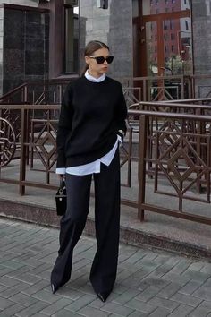 50+ Elevated Corporate Outfits for the Perfect Business Casual Chic Vibe Office Outfits Women Winter, Corporate Fashion Office Chic, Corporate Outfits For Women, Buisness Casual Women, Business Casual Chic, Buisness Casual, Fabric Pants, Style Casual Chic, Office Casual Outfit