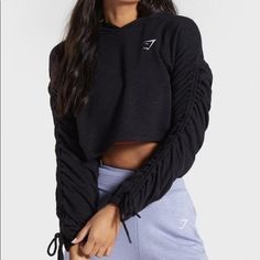 Brand New Gymshark Ruched Cropped Hoodie In Black. Never Worn, Tags Still Attached Gymshark Women, Tracksuit Bottoms, Hoodie Top, Cropped Leggings, Cropped Hoodie, Gym Outfit, Gym Women, Black Hoodie, Rush