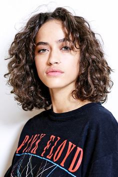 Short Curly French Hair, Rich Espresso Hair Color, Curly Medium Hairstyles, Wigs Bob Style, Curly Medium Hair, Brunette Curly Hair, Medium Brunette, Wigs Bob, Winter Hair Colors