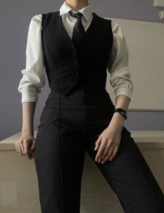 Royal Male Aesthetic, Cute Black Vest Outfits, Suits For Women Aesthetic, Female Suits Aesthetic, Masculine Women Fashion, Woman In Suit, Woman Suit Fashion, Stylish Work Outfits