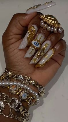 Eyes On Nails Art Designs, Gold With White Nails, Nail Art Maximalist, Gold Vibes Aesthetic, Nail Shop Aesthetic, Gold Evil Eye Nails, Square Gold Nails, White Nails And Gold, Third Eye Nails