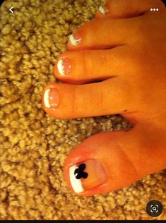 Disneyland Toenails, Disney Nails Pedicure, Disney Pedicure Toenails, Disney Toenails Pedicures, Disney Color Nails, Mickey Pedicure, Disney Pedicure Ideas Toenails, Disney Toenails, Disney Toe Nail Designs