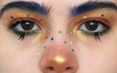 New Look Ideas, Artsy Makeup, Funky Makeup, Vintage Meets Modern, Classic Lifestyle, Vintage Makeup, Clown Makeup, Kesha, Eye Makeup Art