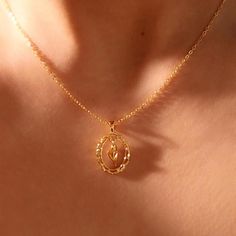 Classy & Romantic tulip necklace for flower lovers. Embrace your inner nature girl and put this dainty necklace on your neck. Fits in perfectly with summer dresses or classy old-money, minimalistic ouftis. ✨ Non-tarnish: 925 sterling silver plated with 14k gold  ✨ Comfy: 18" necklace length ✨ Trendy: Ideal for those summer dress days ✨ Gift For Her: A lovely symbol of love and elegance, ideal for gifting to her Add this chic, dainty necklace to your collection! 💛 ♡ Refund Policy: All of our cus Old Money Necklace, Money Necklace, Tulip Necklace, Lovers Embrace, Elegant Necklaces, Understated Elegance, Nature Girl, Small Pendant, Pendant Design