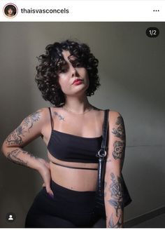 Round Curly Bob, Curly Hair And Tattoos, Short Curly Cuts, Shot Hair, Curly Pixie Haircuts, Natural Curly Hair Cuts, Haircuts For Wavy Hair