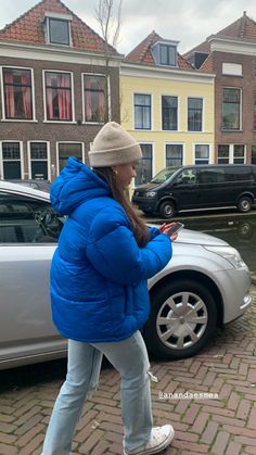 Winter Outfits Stockholm, Sweat Gris, Outdoor Streetwear, Puffer Jacket Outfit, Modest Casual Outfits, Outfits For Work, Skandinavian Fashion, Outfit Chic