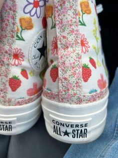 Tweets Pretty, Floral Converse, Cute Converse, Christmas Tree Decorating, Cher Horowitz, Converse Star, Tree Decorating