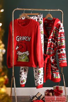 Grinch Socks, Grinch Gifts, Primark Christmas, Grinch Movie, College Outfits Spring, The Grinch Movie, Family Christmas Pajamas