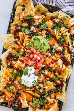 Barbecue Chicken Nachos, Bbq Chicken Nachos Recipe, Chicken Leftovers, Bbq Nachos, Bbq Chicken Nachos, Mexican Dinners, Buffalo Chicken Nachos, Chicken Nachos Recipe, Easy Nachos