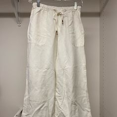 Nwt Free People Cropped Wide Leg Linen Pants, Size Xs. White Wide Leg Pants With Pockets For Beach, White Wide Leg Vacation Pants With Pockets, White Wide Leg Pants With Pockets For Vacation, White Wide Leg Pants With Pockets For Daywear, White Pants With Pockets For Daywear, White Wide Leg Lounge Pants With Pockets, Casual White Bottoms For Daywear, Casual White Daywear Bottoms, Boho Chic Pants