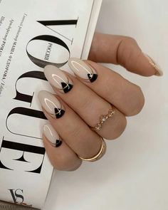 Short Nail Designs 2024, Bougie Nails, Unghie Sfumate, Nagellack Trends, Minimal Nails, Geometric Nail, Her Nails, White Nail, Neutral Nails