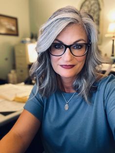 Grey Hair Transformation, Gorgeous Gray Hair, Haircuts For Women Over 50, Gray Hair Growing Out, Hairstyles And Haircuts, Grey Hair Styles For Women