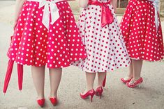 Bridesmaids in red and white pola dots #ShareaCokeContest Polka Dot Wedding Theme, 1960s Fashion Dress, 1940's Dresses, Vintage Prom Dresses 1950s, Polka Dot Wedding Dress, Color Splash Photography, Dresses 1950s, Rockabilly Style