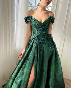 Prom Dresses Floral, Floral Dress Wedding, Floral Dress Wedding Guest, Teuta Matoshi, Floral Wedding Dress, Dress Wedding Guest, Dresses Floral, Wedding Bridesmaid Dresses, Christmas Dress