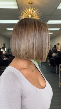 Blonde Highlights Bob, Sleek Hairstyle, Cut Life, Dyed Hair Inspiration, Hairstyle Inspiration