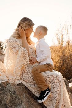 maternity photo shoot with mother and son Maternity Photos With Son And Husband, Maternity Photo With Son, Maternity Photography Mom And Son, Mommy And Son Maternity Pictures, Boho Maternity Photos With Husband, Boho Family Maternity Photos, Maternity Pictures With Son, Mens Maternity Photo Outfit, Fall Maternity Family Photoshoot