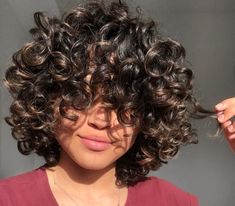 Cut Curly Hair, Curly Hair Inspo, Curly Hair Ideas, Poofy Hair, Shot Hair, Hair Inspiration Short