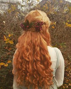 Faerie Wedding Hair, Cottage Core Hairstyles, Red Haired Angel, Faerie Hair, Red Gold Hair, Daughter Of Rapunzel, Cottagecore Hairstyles, Old Fashioned Hairstyles, Church Hairstyles