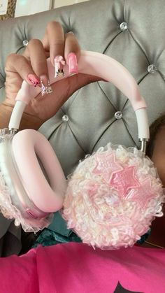 Pink Air Pod Max, Airpod Pro Max Accessories, White Airpod Max Aesthetic, Silver Airpods Max Aesthetic, Apple Airpod Max Aesthetic, Junk Airpod Max Case, Air Pod Max Cover, Airpod Max Junk Case, Airpod Pro Max Aesthetic