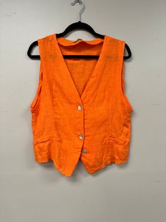 Classic Spring Vest For Daywear, Casual Linen Vest For Fall, Unlined Spring V-neck Top, Summer Button-up Vest For Workwear, Spring Linen Vest With Pockets, Elegant V-neck Top With Pockets, V-neck Vest For Spring Day Out, Fitted V-neck Vest For Day Out, Casual Vest With Buttons For Daywear