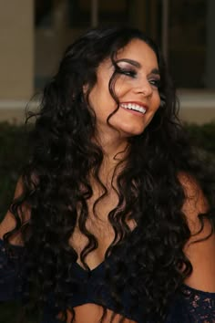 Vanessa Hudgens Hair Long, Vanessa Hudgens Curly Hair, Vanessa Hudgens Long Hair, 90s Black Hairstyles, Black Hairstyles Curly, 90s Hairstyles Curly Hair, Vannesa Hudgens, Vanessa Hudgens Hair, Black Hair 90s