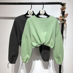 Trendy Hoodies, Trendy Dress Outfits, Trendy Fashion Tops, Shirts Women Fashion, Crop Top Outfits, Causual Outfits, Kpop Fashion Outfits, Girls Fashion Clothes, Korean Outfits