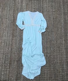 "Vintage Lorraine mint green gown/robe 100% nylon Small Measures 55\" long 17\" underarm to underarm 21\" sleeve Zips partly down Super cute piece Vintage so expected wear Standard age and use wear Good vintage condition See photos for best description" Long Sleeve Summer Robe For Sleepover, Green Spring Nightgown For Loungewear, Green V-neck Nightgown For Spring, Green Long Sleeve Sleep Dress, Vintage Long Sleeve Nightgown For Summer, Vintage Long Sleeve Summer Nightgown, Green Lace Trim Nightgown For Loungewear, Summer Long Sleeve Nightgown With Lace Trim, Green Long Sleeve Nightgown For Sleep