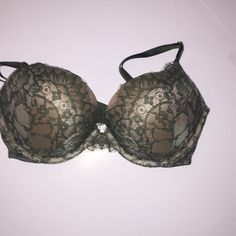 Victoria’s Secret “ Very Sexy Push Up “ Bra. Size 34c Olive Green Lace Over Beige. Padded, New In Packaging. B1 Elegant Green Push-up Bra, Elegant Green Stretch Bra, Victoria Secret Bras, Green Lace, Push Up Bra, Women's Intimates, Victoria’s Secret, Push Up, Olive Green