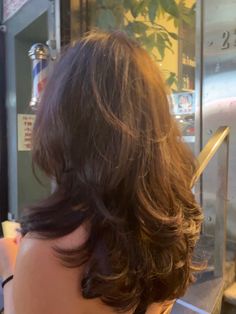 #hairstyles #haircut #asian #butterflycut Butterfly Haircut Wavy Hair Medium, Haircuts For Medium Length Hair Layered Low Maintenance, 90s Hair Long Layers, Butterfly Haircut For Wavy Hair, Middle Length Layered Hair, Butterfly Haircut On Wavy Hair, Middle Layered Haircut, Wavy Hair Butterfly Cut, 90s Butterfly Haircut