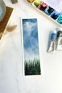 Lesezeichen mit kleiner Landschaft gestalten Watercolor Christmas Bookmarks, Water Colour Book Mark Ideas, Easy Aquarell Painting, Aquarell Inspiration Easy, Watercolour Bookmarks Easy, Painting Flowers Tutorial, Bookmark Ideas, Learn Watercolor