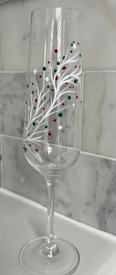 Hand painted glasses.  Any design on any type of glass...(wine glasses, champagne glasses, stemless glasses, cordials, shot glasses,etc). Painted to Order. Pick glass style and colors. Easy Hand Painted Wine Glasses, Champagne Glass Painting, Shot Glass Painting Ideas, Diy Painted Wine Glasses, Glass Painting Diy, Wine Glass Painting Ideas Easy, Christmas Wine Glasses Diy, Painted Champagne Glasses, Hand Painted Wine Glasses Diy