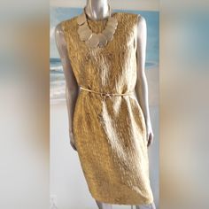 $3,900 Oscar De La Renta Gorgeous Silk Lined Runway Dress Us 10 Beautiful Fabulous Rare Absolutely Glamorous - Just Stunning - Oscar De La Renta Silk Lined Gold Dress. From Famous Oscar De La Renta. So Very Beautiful - A Gorgeous Piece Of Art Oscar De La Renta Give Us Pure Style And Elegance With This Stunning Gold Silk Mix Pure Silk Lined Dress. Very Unique And Stunning Piece For Collectors. Size Us 10 Please Go By Measurement: ***** 38" Bust 31" Waist 40" Hips 40" Length From Top Of Bust To He Gold A-line Silk Dress, Elegant Gold Dress For Workwear, Gold Sleeveless Dress For Formal Occasion, Gold Sleeveless Formal Dress, Gold Sheath Dress For Formal Occasions, Gold Silk Dress For Formal Occasions, Formal Gold Silk Dress, Gold Knee-length Midi Dress For Formal Occasions, Elegant Gold A-line Dress