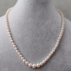 Graduated Cultured Pearl Choker Necklace - Sherri Bourdage Pearls Chicago Backdrop Necklace Wedding, Graduated Pearl Necklace, Backdrops Necklace, Bride Necklace, Pearl Necklace Designs, Graduation Necklace, Vintage Style Wedding, Pearl Choker Necklace, Pearl Types