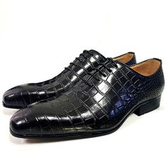 Discover the epitome of elegance with our genuine leather men's dress shoes, designed with a sleek pointed toe for an unmistakable aura of sophistication. These shoes, perfect for autumn, feature a solid pattern and are lined with pigskin for unrivaled comfort. With a durable rubber outsole and convenient lace-up closure, they are as practical as they are stylish. Don't miss the chance to elevate your wardrobe – embrace superior craftsmanship and style today. Dress Shoes For Men, Shoes Stylish, Men's Dress Shoes, Black 13, Crocodile Pattern, Autumn Dress, Green Man, Black 7, Casual Everyday