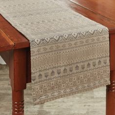 Bring a warm and inviting look to everyday meals or casual get-togethers with this textured jacquard table runner in neutral hues. Lay it flat in the center of a table to enhance the natural beauty of a dining surface, while also providing a protective barrier between hot dishes and tabletop. This table runner can be used with placemats, or in place of them and it will provide warmth to any farmhouse, country, rustic or traditional tablescape. Cabin Dining Table, Western Kitchen Table, Dining Table Runner, Dining Setting, Park Designs, Hot Dishes, Lodge Decor, Farmhouse Country, Linen Table Runner