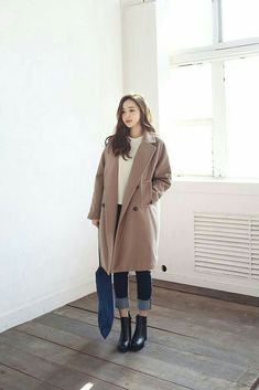 Yes. Because its cold. Mode Pastel, Korean Winter Outfits, Lolita Outfit, Pijamas Women, Korean Fashion Fall, Korean Winter, Outfit Combos, Korean Fashion Winter, Cooler Style