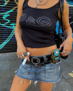 New York Street Style Summer, Y2k Outfits Street Styles Baddie, Baddie Y2k Outfits, Amazon Y2k, Summer Outfit Vintage, Actual Y2k, Asian Y2k, Aesthetic Y2k Outfits, Outfits Asian