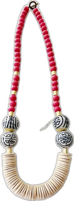 Traditional Red Necklaces With Black Beads, Traditional Red Necklace With Black Beads, Red Traditional Wooden Beads, Red Wooden Beads Traditional Style, Red Wooden Beads In Traditional Style, Red Wooden Beaded Necklaces, Red Jewelry For Beach Festivals, Red Wooden Beaded Necklace, Traditional Wooden Beads For Beach