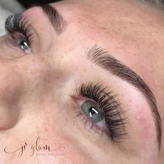 Lashes Ideas, Classic Eyelash Extensions, Beauty Hacks Eyelashes, Lashes And Brows