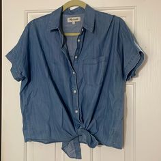 Madewell Short Sleeve Denim Tie Front Shirt Size Small Second Owner, Never Worn By Me Summer Chambray Collared Denim Top, Chambray Tops With Pockets For Day Out, Casual Cotton Denim Top For Day Out, Everyday Light Wash Chambray Tops, Casual Light Wash Denim Top For Day Out, Summer Denim Button-up Blouse, Summer Collared Denim Blouse, Summer Denim Collared Blouse, Denim Blue Collared Top For Day Out